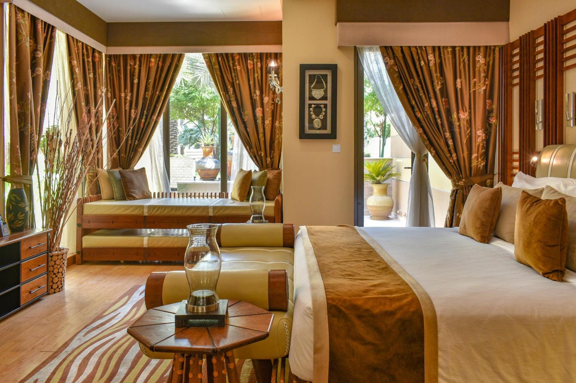 Palavra Resort Манама Екстериор снимка A suite at the Jumeirah Creekside