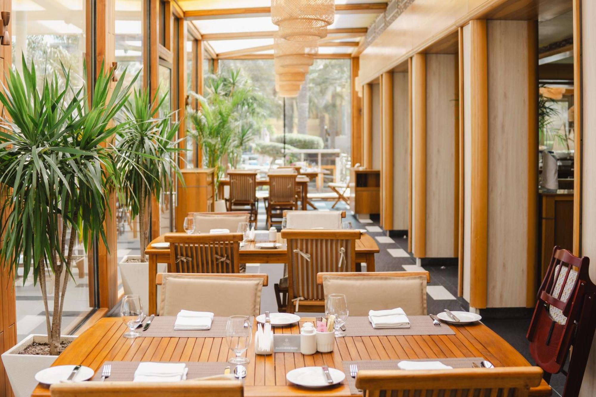 Palavra Resort Манама Екстериор снимка The restaurant