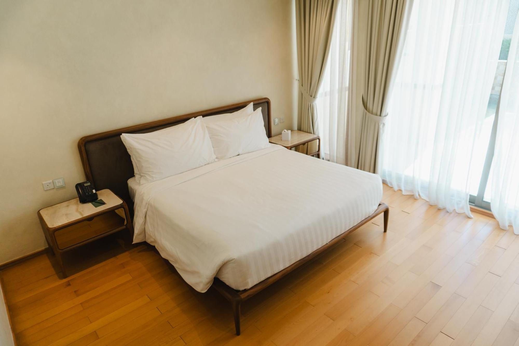 Palavra Resort Манама Екстериор снимка A bedroom in a hotel