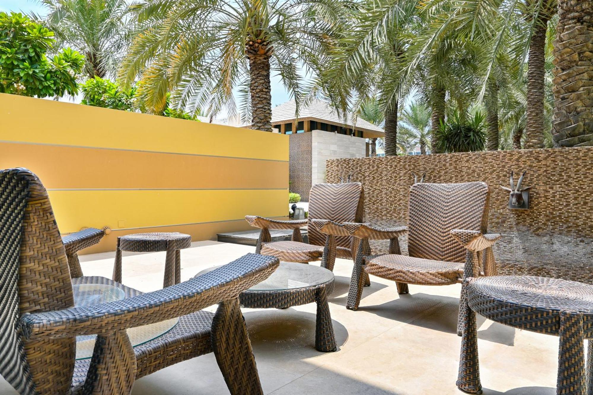 Palavra Resort Манама Екстериор снимка The Palm Beach Hotel