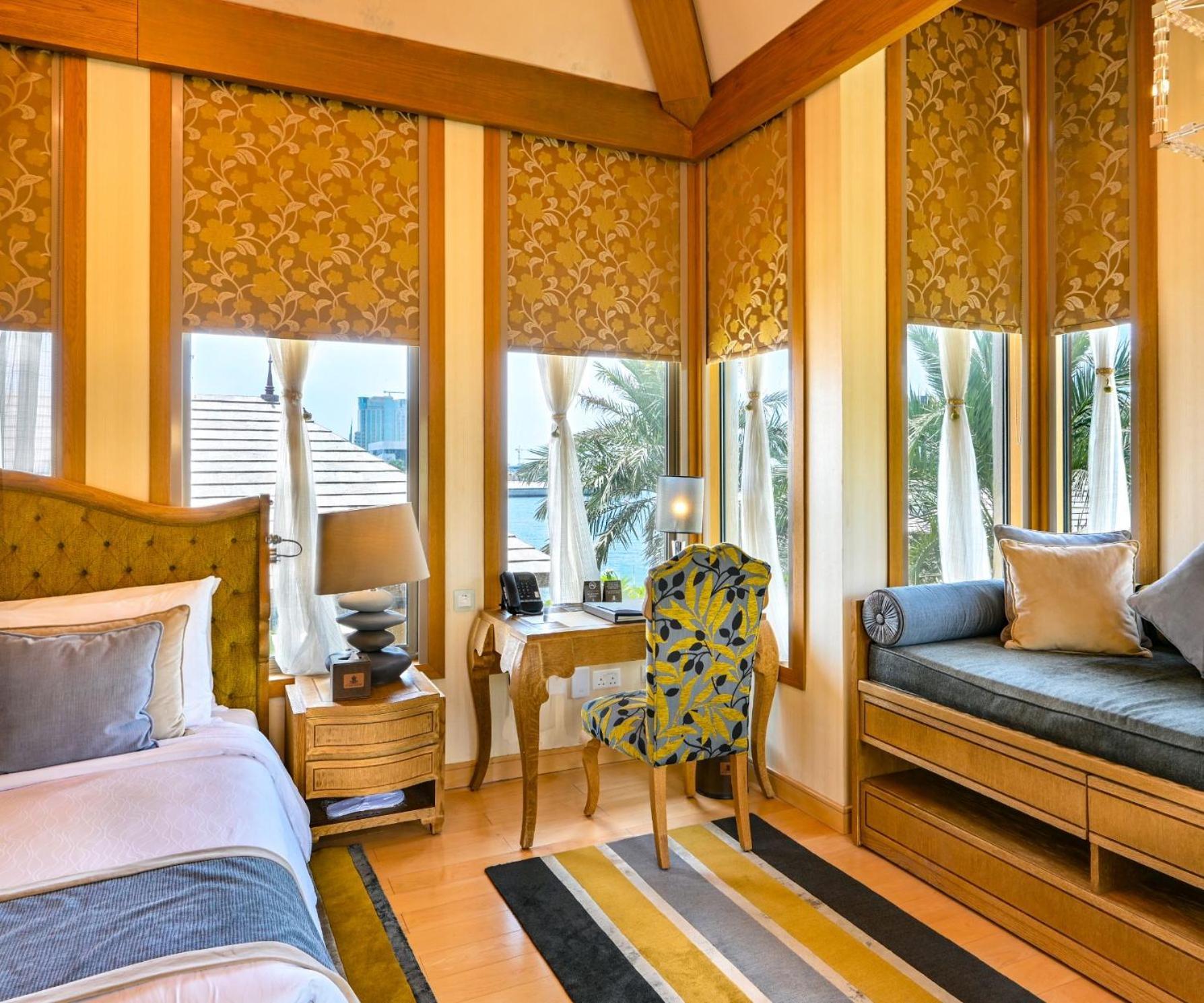Palavra Resort Манама Екстериор снимка A room at the Oberoi Dubai