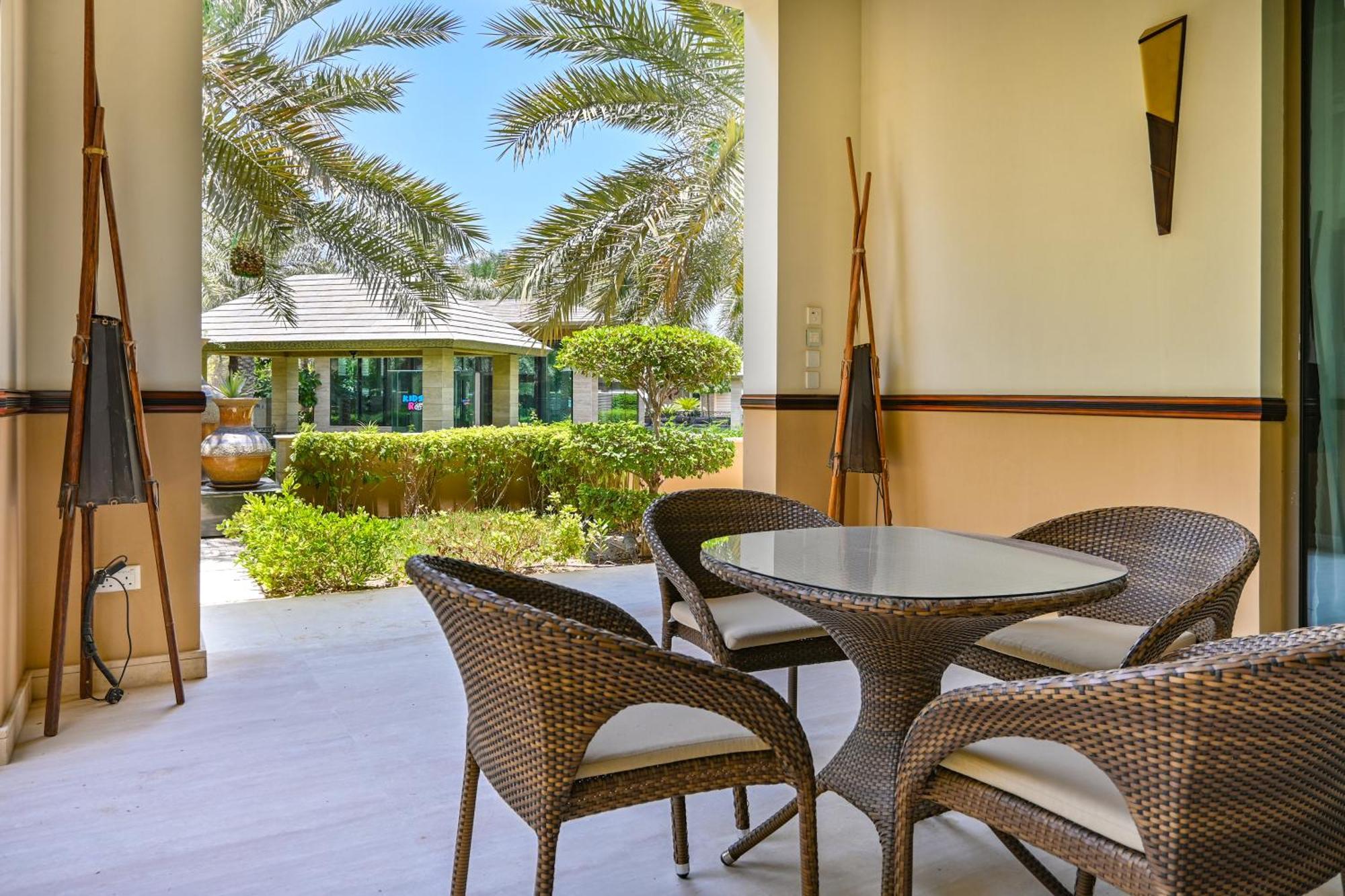 Palavra Resort Манама Екстериор снимка The Palm Beach Club