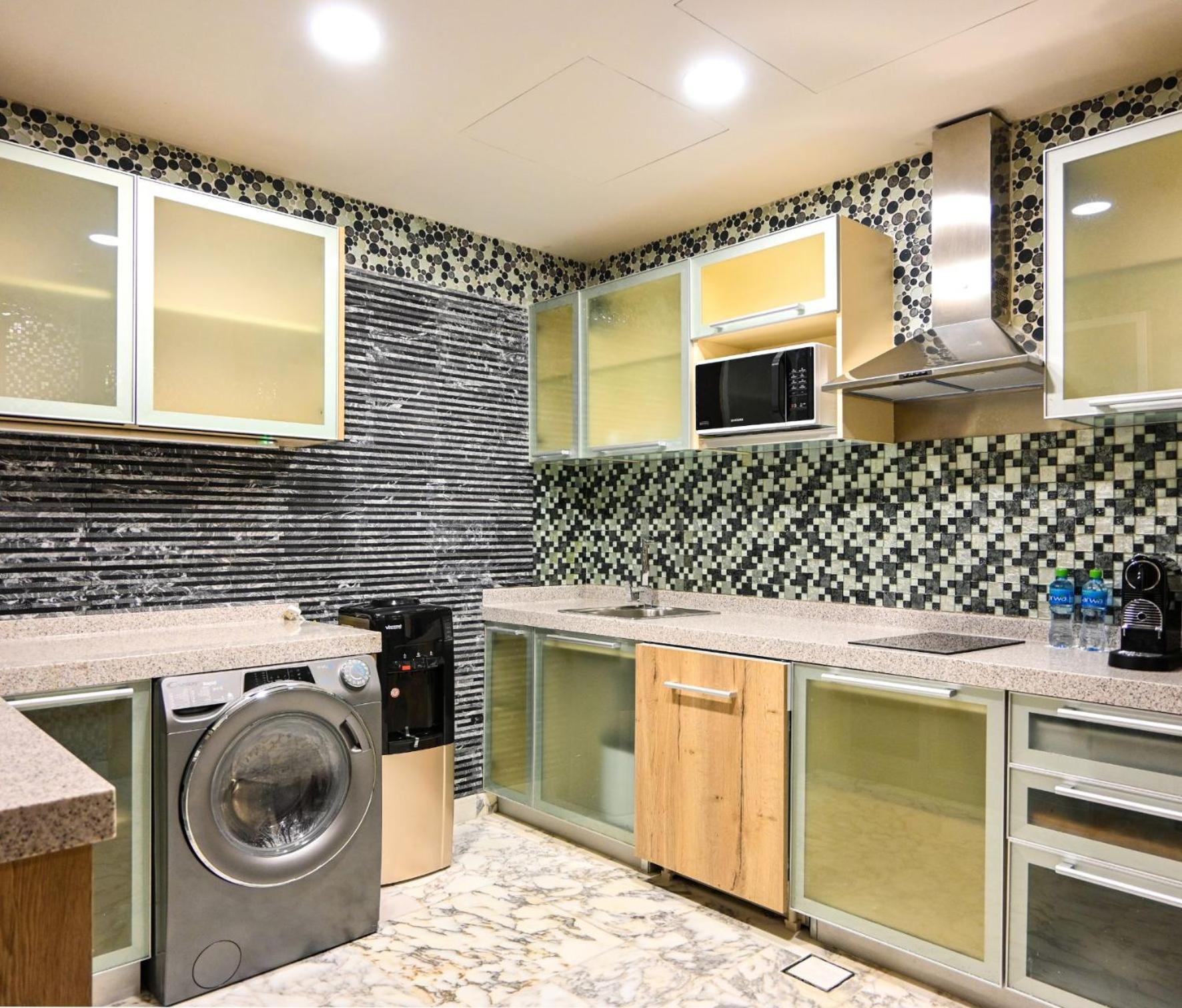 Palavra Resort Манама Екстериор снимка A modern kitchen